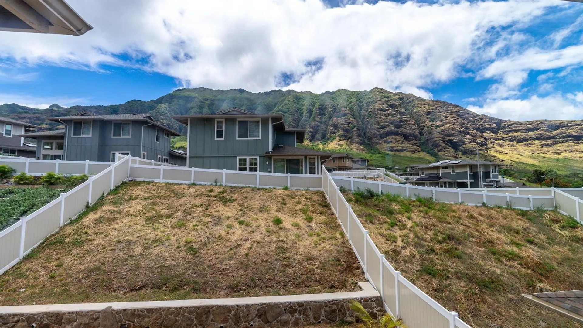 # Marbella Lane-Elegant 3Br Getaway W-Superb Views Villa Waianae
